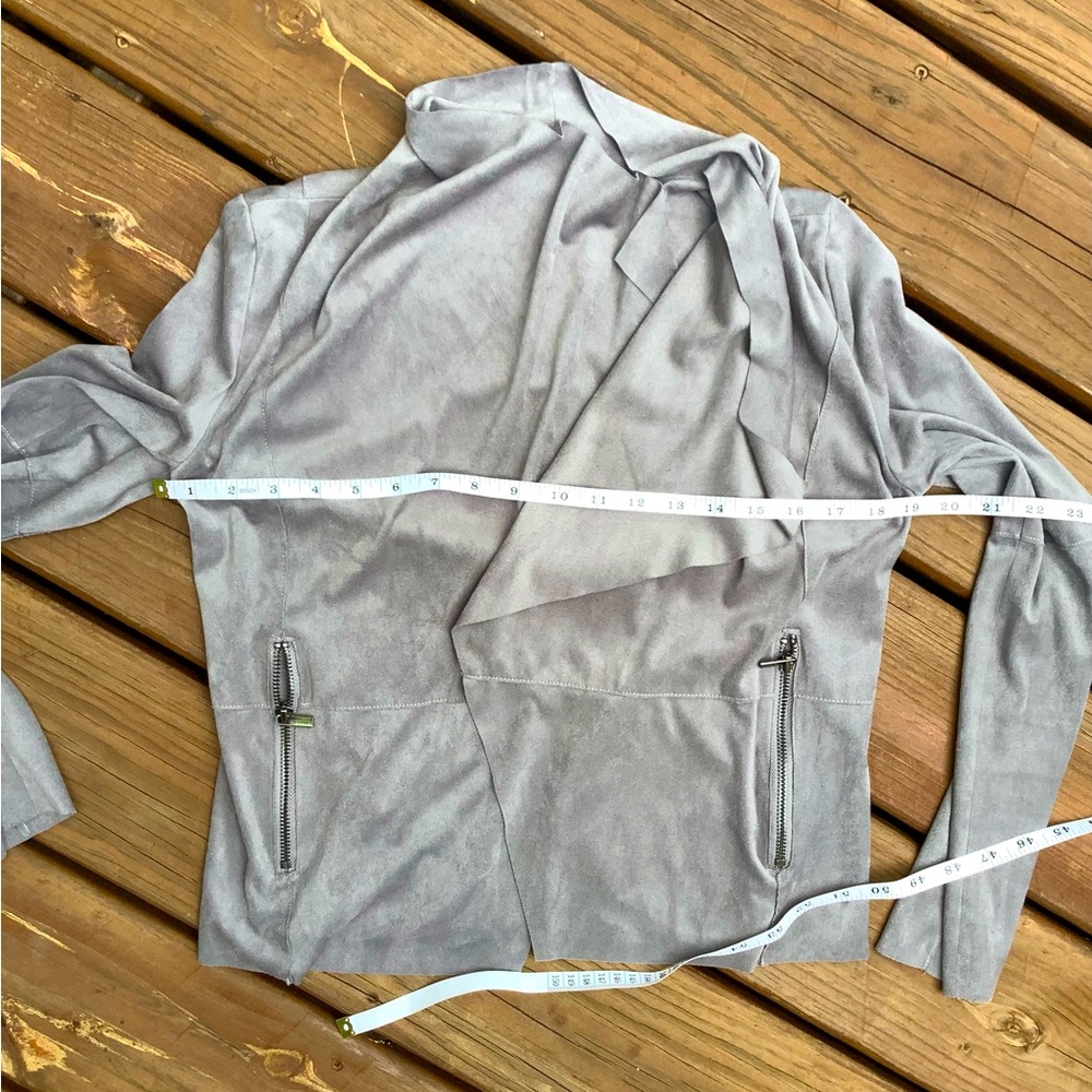 Stylish Buttonless Jacket - image 2